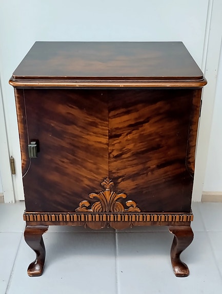 Product image 1 of 8