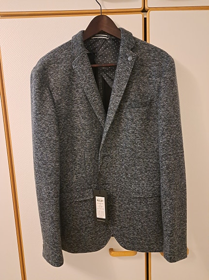 Product image 1 of 2