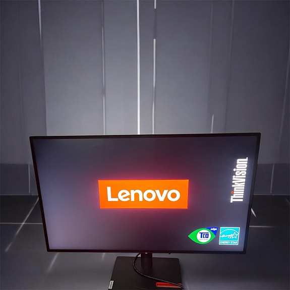 Lenovo ThinkVision 27