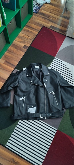 Product image 1 of 4