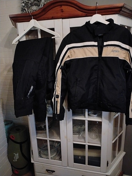 Product image 1 of 3