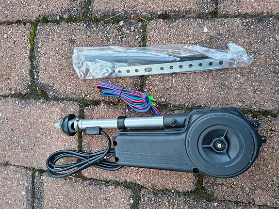 Product image 1 of 2