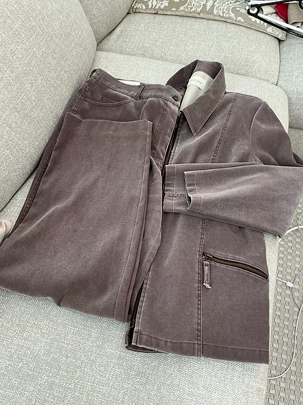 Product image 1 of 11
