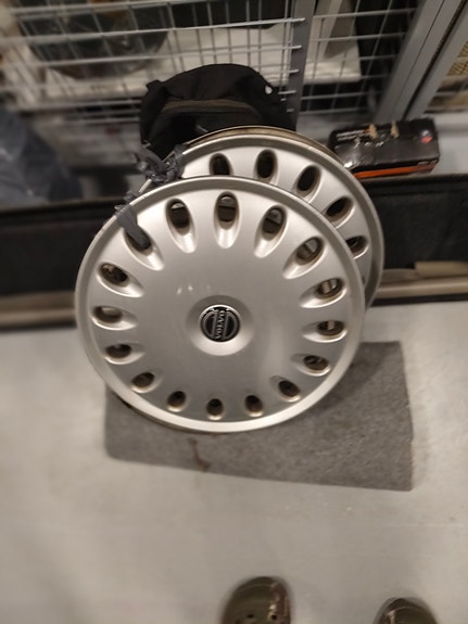 Product image 1 of 2