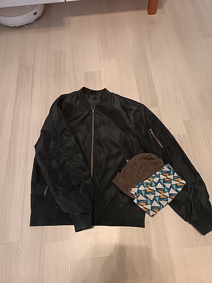 Product image 1 of 4