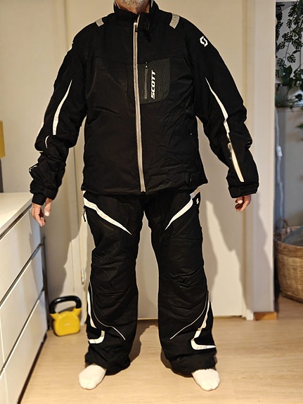 Product image 1 of 5