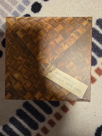 Product image 1 of 2