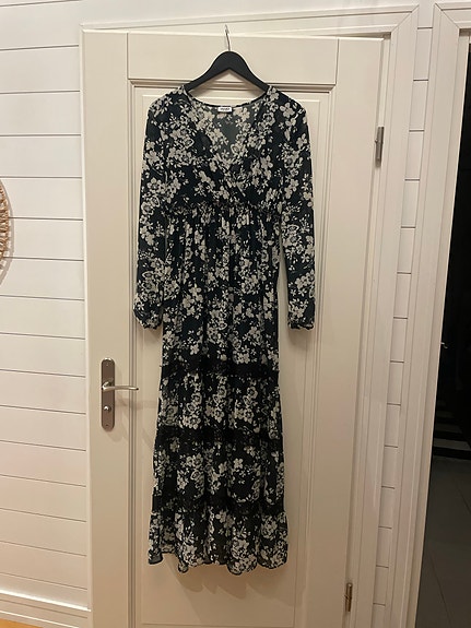 Product image 1 of 7