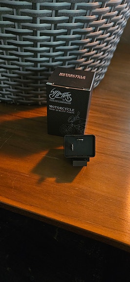 Product image 1 of 3