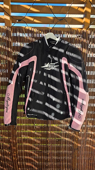 Product image 1 of 6