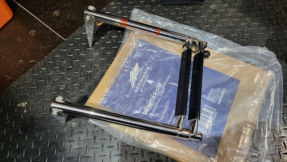 Product image 1 of 4