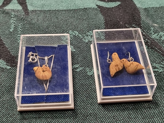 Product image 1 of 2