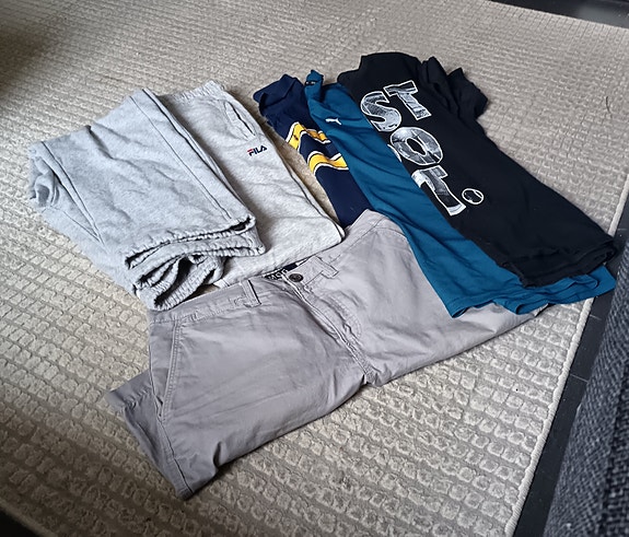 Product image 1 of 3