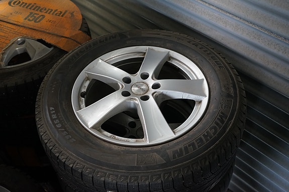 Product image 1 of 3