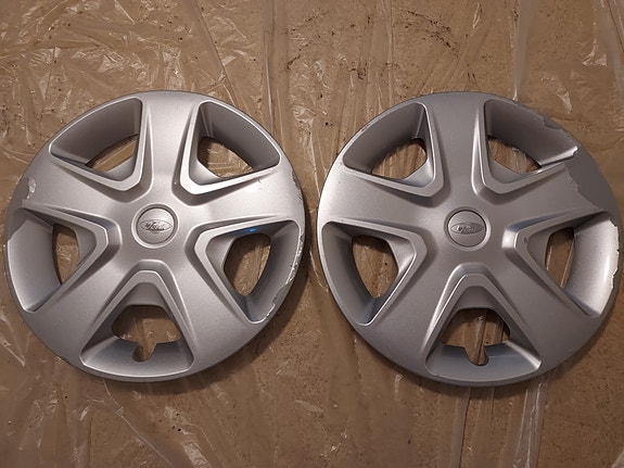 Pölykapselit 16" Ford alkuperäiset, 2 kpl