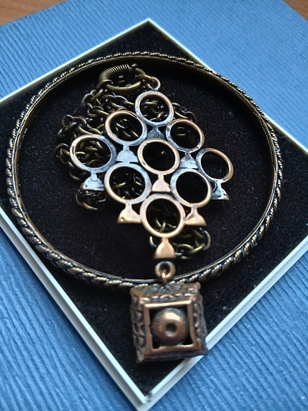 Product image 1 of 2
