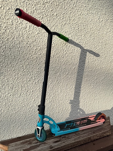 Product image 1 of 2