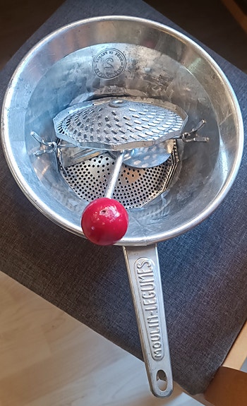 Product image 1 of 2