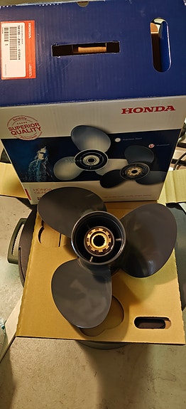 Product image 1 of 3