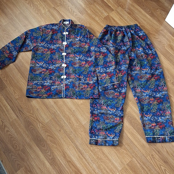 Product image 1 of 6