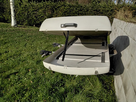 Product image 1 of 2
