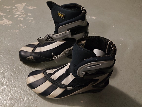 Product image 1 of 2