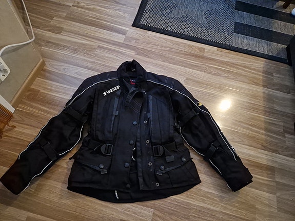 Product image 1 of 5