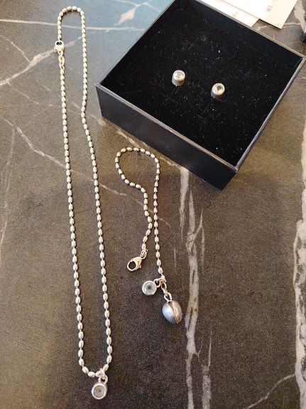 Product image 1 of 4