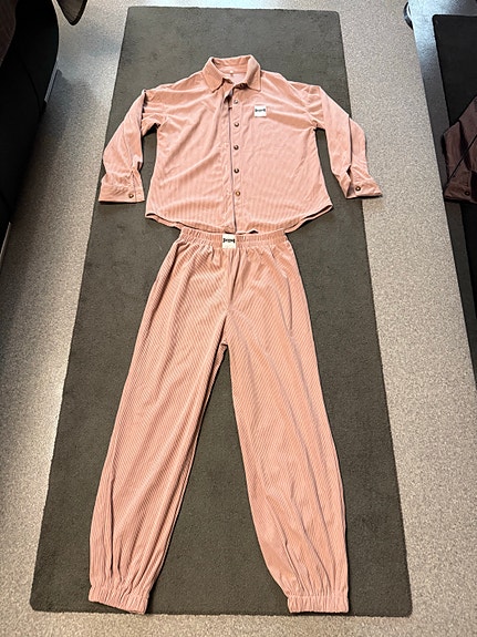 Product image 1 of 4