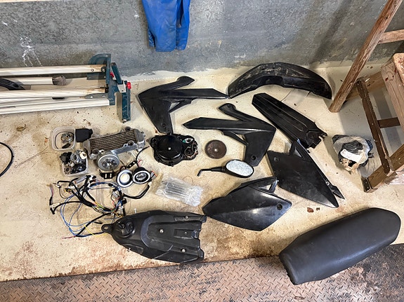Product image 1 of 4