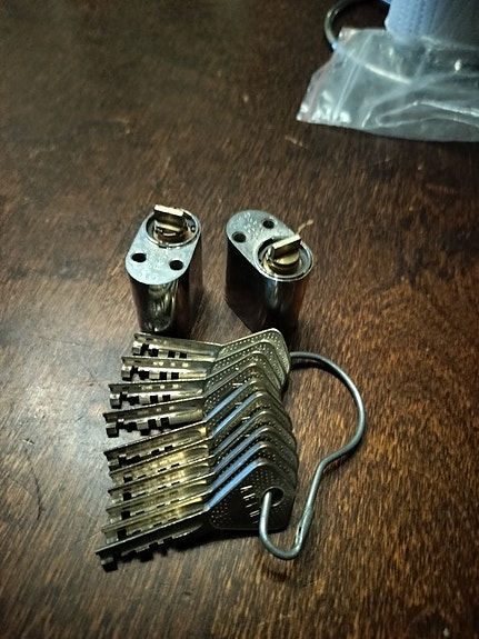 Product image 1 of 2