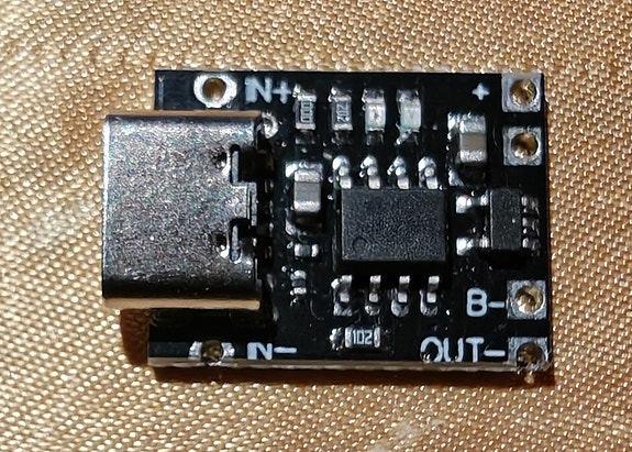 TP4057-tyyppinen USB Type-C -liitännällä varustettu 3,7LiPoakun latauskortti