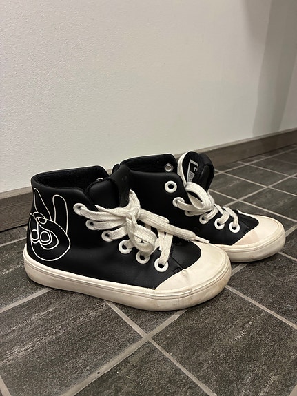 Product image 1 of 7