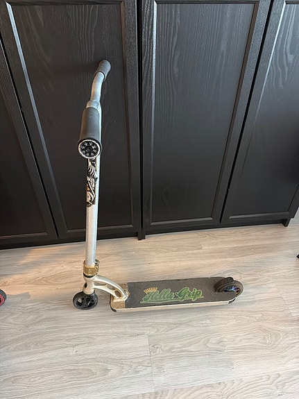 Product image 1 of 5