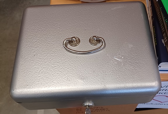 Product image 1 of 2