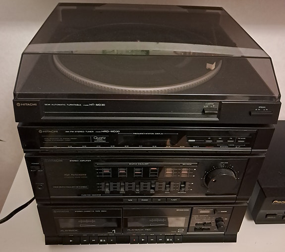 Hitachi (vinyyli + kasetti) & Pioneer CD-soitin + kaiuttimet