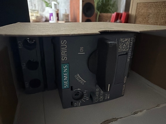 Product image 1 of 3