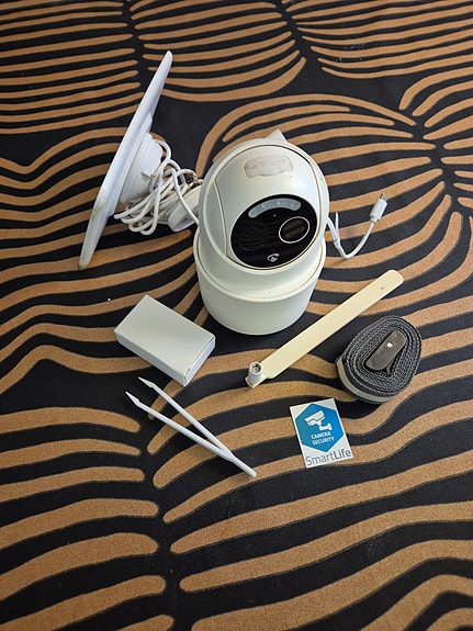 Product image 1 of 3