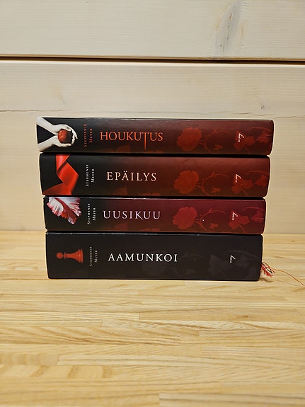 Twilight-kirjasarja, Stephenie Meyer