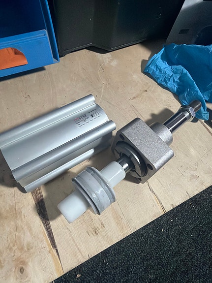 Product image 1 of 2