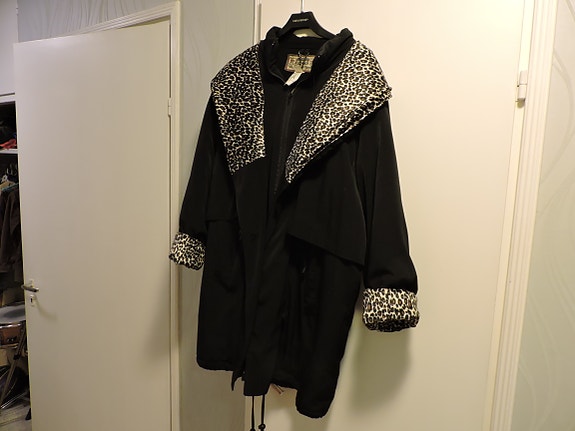Product image 1 of 4