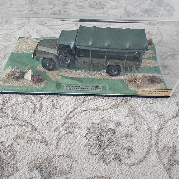 Product image 1 of 2