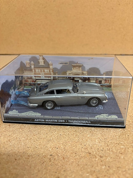 Product image 1 of 2