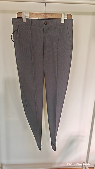 Product image 1 of 7