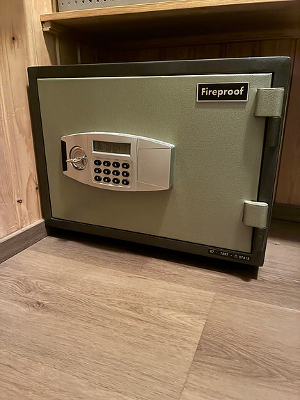 Product image 1 of 2