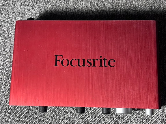 Focusrite Scarlett 2i4 (1. sukupolvi)