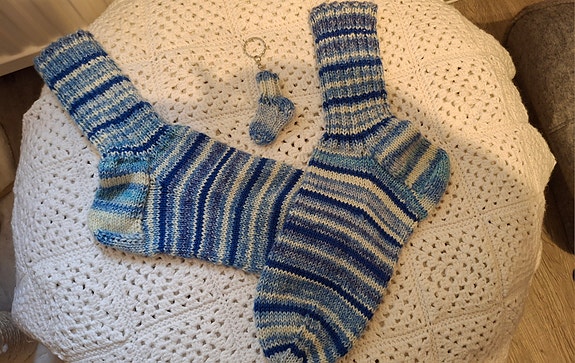Product image 1 of 2