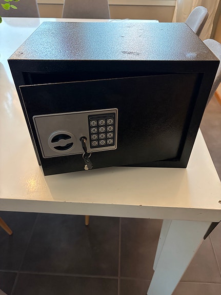 Product image 1 of 2