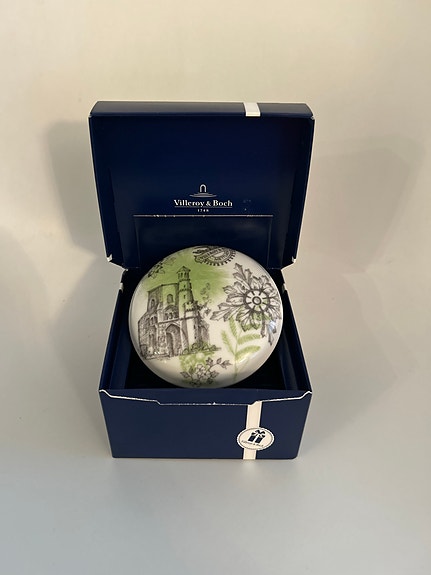 Product image 1 of 4