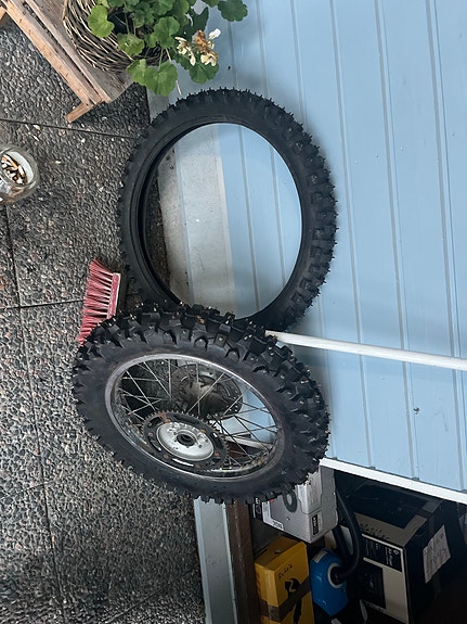 Product image 1 of 3